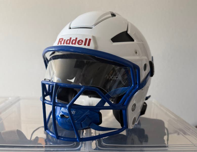 2026/04/1001465473.jpg Adult Medium Riddell Axiom Helmet - 7 1/4 - Image 1