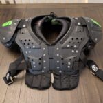 Medium Youth Schutt Y Flex 4.0 Youth Shoulder Pads (Used)